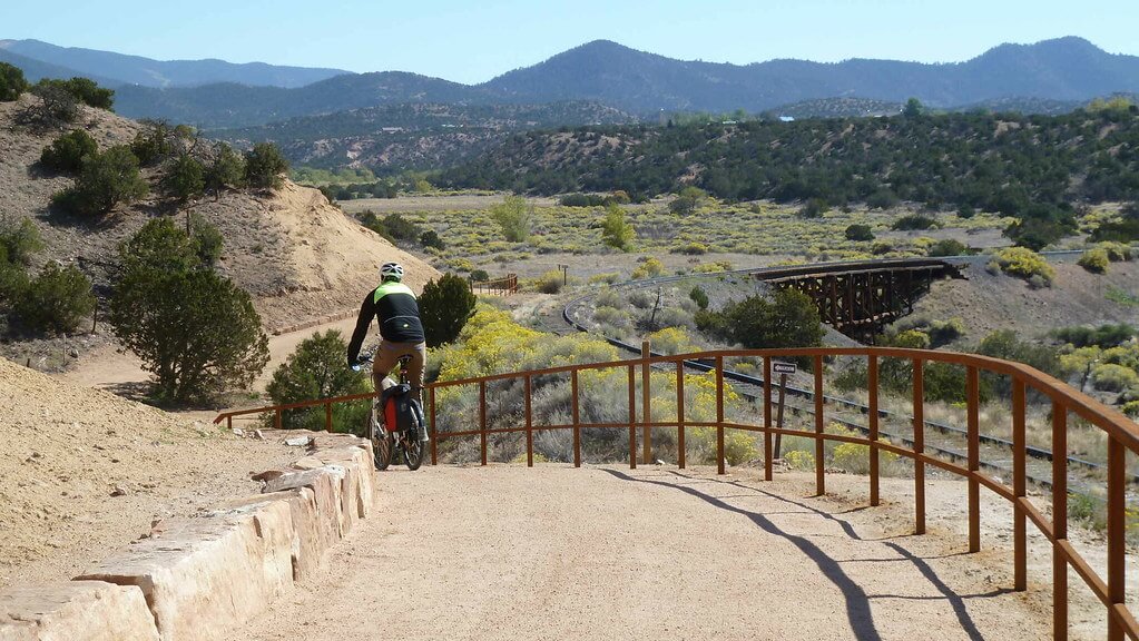 Una vista del Rail Trail en Santa Fe, una ruta popular para los entusiastas del aire libre